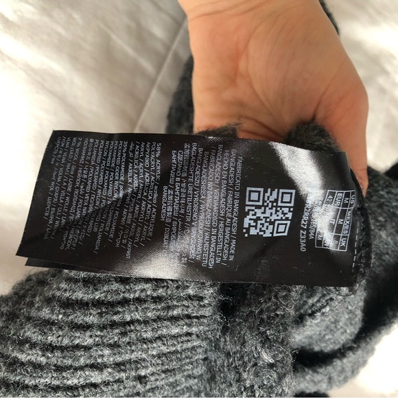 Vintage Guess Thick Cable Knit Sweater - Picture 5 of 5